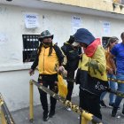 Los hinchas de Barcelona llegaron desde temprano al estadio Atahualpa, emocionados de poder vivir la Noche Amarilla.