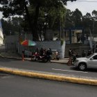 Los tres cuerpos fueron retirados de la morgue un día después del hecho en La Ferroviaria.