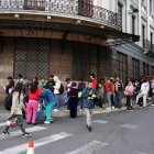 La fila era extensa en los exteriores del Registro Civil de San Blas.