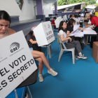 Hasta las 15:00 de este domingo 9 de febrero, el 55 % de los electores había ejercido su derecho al voto.