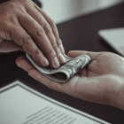 El funcionario denunciado fue detenido en flagrancia.