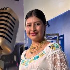 La joven otavaleña ha hecho del canto su pasión.