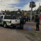 Las víctimas se movilizaban en esta camioneta en la entrada a Bellavista, en Ibarra.