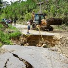 Una parte de la mesa de esta vía se fue abajo.