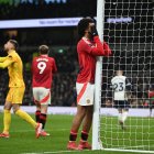 LONDON (United Kingdom), 16/02/2025.- Manchester United's Joshua Zirkzee reacts to a missed chance during the English Premier League soccer match between Tottenham Hotspur and Manchester United, in London, Britain, 16 February 2025. (Reino Unido, Londres) EFE/EPA/DANIEL HAMBURY EDITORIAL USE ONLY. No use with unauthorized audio, video, data, fixture lists, club/league logos, 'live' services or NFTs. Online in-match use limited to 120 images, no video emulation. No use in betting, games or single club/league/player publications.