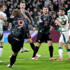 Bayern Múnich obtuvo la ventaja 2-1 ante Celtc en la ida de los Playoffs de la Champions League