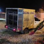 Cadáveres fueron hallados en vía de Santa Elena. Medicina Legal se los llevó.