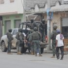 Los militares realizaron labores de captura en el cantón Durán.