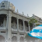 El Palacio Municipal, inaugurado en 1929, es un emblema arquitectónico de Guayaquil que ahora enfrenta desafíos estructurales.