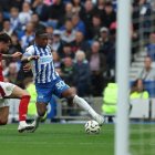 Pervis Estupiñán apunta para jugar el choque entre Brighton y southampton.
