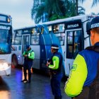 La ATM hizo operativos a buses en Guayaquil.