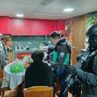 Policias allanaron el inmueble del sospechoso.