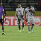 Los jugadores de El Nacional salieron frustrados tras caer en casa en el duelo por Copa Libertadores.