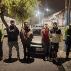 Los sujetos tenían 9 celulares en su poder.