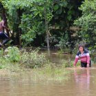 En Muisne, los pobladores deben 'nadar' para trasladarse.