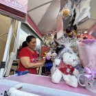 Un ramo hecho de listones de tela también está en su catálogo de artesanías. 


ag-periodistas
ag-granasa