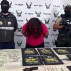 La mujer tenía, entre otras evidencias, más de 6.000 dólares en efectivo.