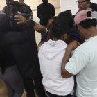 Los ciudadanos se reencontraron con sus familiares este lunes.