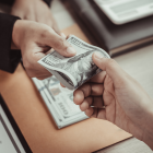 En la Costa y Galápagos, el décimo cuarto sueldo debe pagarse hasta el 15 de marzo.