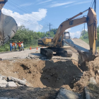 Equipo del Ministerio de Transporte y Obras Públicas trabajando en una vía afectada por las intensas lluvias de los últimos días.