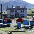 Los comuneros aprovecharon unas pocas horas de sol para secar sus enseres.