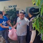 La policía llegó a la vivienda donde yacía el cadáver de la víctima.