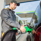 Los nuevos precios de las gasolinas en Ecuador estarán vigentes hasta el 11 de abril.