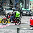 Como repartidores a domicilio se disfrazan los delincuentes en Quito.