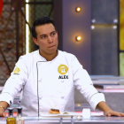 Álex Vizuete casi las ve 'negras' este 17 de marzo en MasterChef.