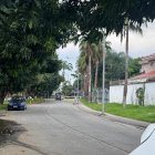 El ECU-911 recibió una alerta sobre una persona fallecida por impacto de bala dentro de un domicilio en una urbanización privada.