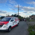 Personal del Cuerpo de Bomberos ayudó en la recuperación del cuerpo.