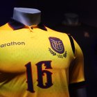 Nueva camiseta de Ecuador por centenario de FEF.