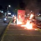 El vídeo de la quema del auto circuló en redes sociales