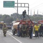 Bomberos dan versión sobre derrame de combustible en Guayaquil.