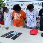 Los detenidos y evidencias presentados por la Policía.