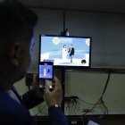 Luisa González y Daniel Noboa debaten antes de las elecciones presidenciales de Ecuador 2025.