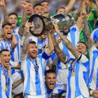 Argentina campeón del mundo recibe en su país a Brasil.
