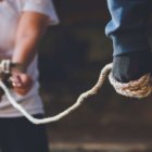 Los antisociales mantenían a las víctimas amarradas en su guarida, en un recinto del Golfo de Guayaquil.