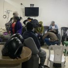 Tres menores de edad estaban en el mismo espacio que los adultos.