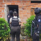 Agentes policiales ejecutaron varios allanamientos en Naranjal y Balao.