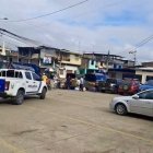 A un adolescente que cuidaba carros le propinaron un balazo en la cabeza.