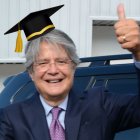 Revisa los requisitos para postular a la beca Guillermo Lasso.