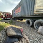 Sujetos interceptaron dos trailers que circulaban por la vía Durán - Yaguachi.