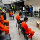 Los privados de la libertad votaron bajo custodia policial y militar