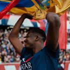 Willian Pacho flameó la bandera de Ecuador con el campeonato en Francia con PSG