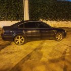 En este carro localizaron el cuerpo de la víctima.