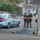 Policías acudieron al sitio para retirar el cadáver.