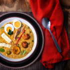 Una sopa espesa y llena de tradición: la fanesca es símbolo de unión y sabor familiar.