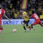 Barcelona enfrentó a El Nacional en el estadio Monumental en la novena jornada.