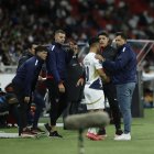 El técnico Pablo Sánchez durante el partido ante Flamengo.